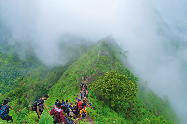 monsoon-trekking-in-western-ghats-lonavala-malshej-ghat