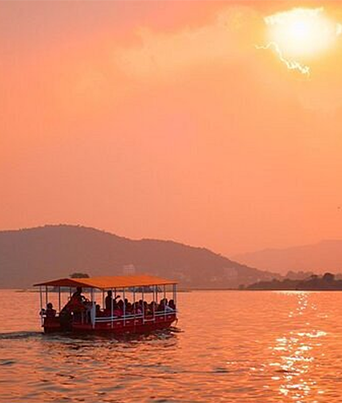 golden-triangle-with-udaipur-and-pushkar